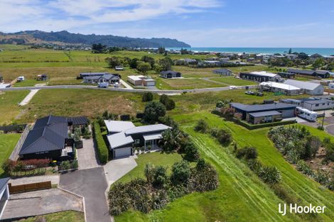 Photo of property in 22 Surfers Avenue, Waihi Beach, 3611