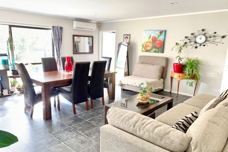 Photo of property in 2d Palomino Drive, Henderson, Auckland, 0612