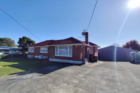 Photo of property in 26 Larnoch Road, Henderson, Auckland, 0610