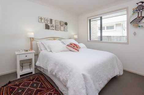 Photo of property in 29a Advene Road, Cockle Bay, Auckland, 2014