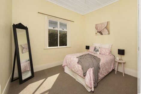 Photo of property in 12 Hutchinson Avenue, New Lynn, Auckland, 0600