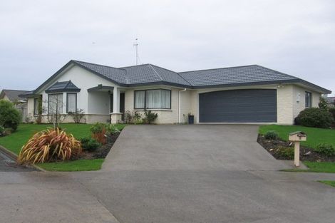 Photo of property in 8 Jordan Way, Kelvin Grove, Palmerston North, 4414