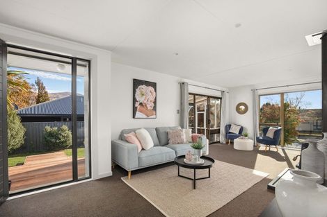Photo of property in 10 Waenga Drive, Cromwell, 9310