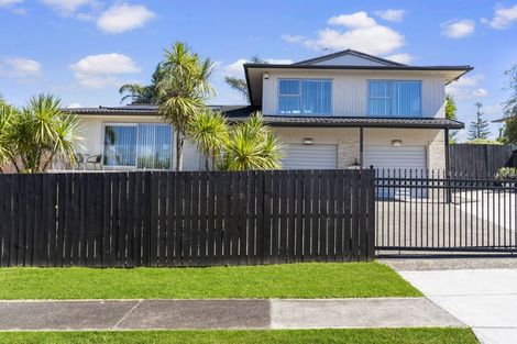 Photo of property in 21 Fratley Avenue, Farm Cove, Auckland, 2012