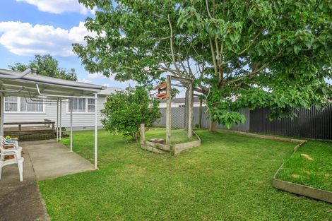 Photo of property in 35 Highbury Drive, Levin, 5510
