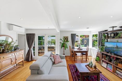 Photo of property in 32 Martindales Road, Heathcote Valley, Christchurch, 8022