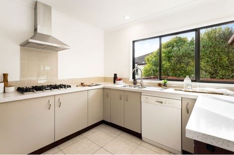 Photo of property in 40 Rising Parade, Fairview Heights, Auckland, 0632