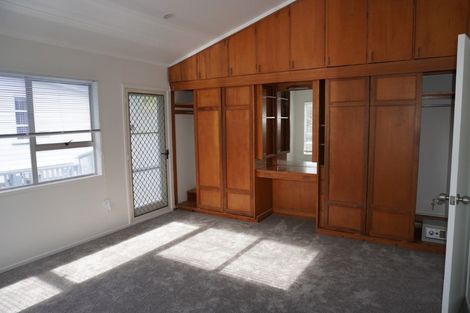 Photo of property in 8 Edgeworth Road, Glenfield, Auckland, 0629