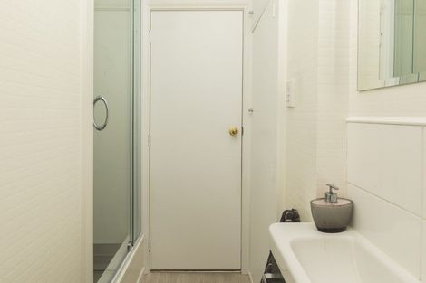 Photo of property in 2/22 Strowan Road, Strowan, Christchurch, 8052