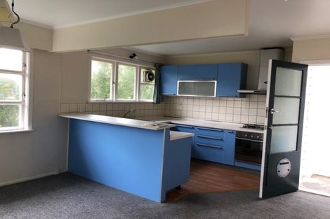 Photo of property in 15 Bancroft Terrace, Newlands, Wellington, 6037