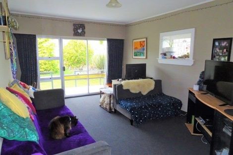 Photo of property in 2 Warburton Street, Karoro, Greymouth, 7805