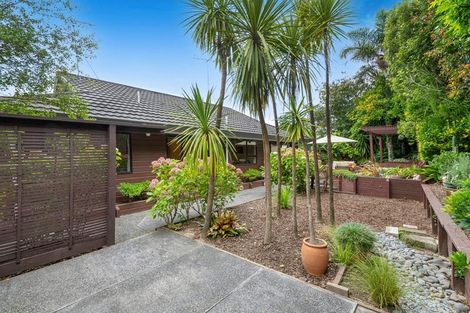 Photo of property in 32 Unsworth Drive, Unsworth Heights, Auckland, 0632