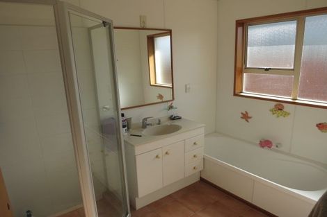 Photo of property in 2/104 Yaldhurst Road, Sockburn, Christchurch, 8042