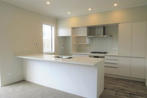 Photo of property in 21 Wai Place, One Tree Point, 0118