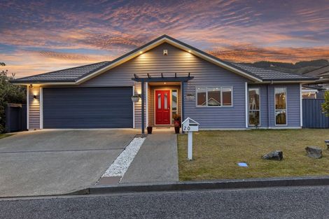 Photo of property in 20 Ronald Scott Grove, Riverstone Terraces, Upper Hutt, 5018