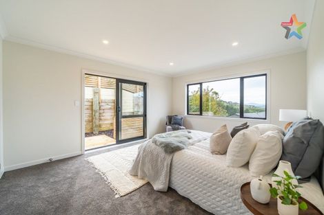 Photo of property in 12 Poto Road, Normandale, Lower Hutt, 5010