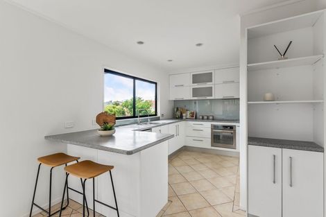 Photo of property in 1/62 Simmental Crescent, Somerville, Auckland, 2014