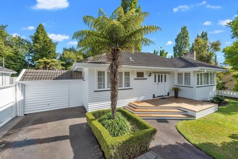 Photo of property in 9 Minchin Crescent, St Andrews, Hamilton, 3200