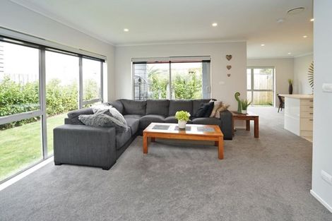 Photo of property in 2/13 Crosher Place, Silverdale, Hamilton, 3216