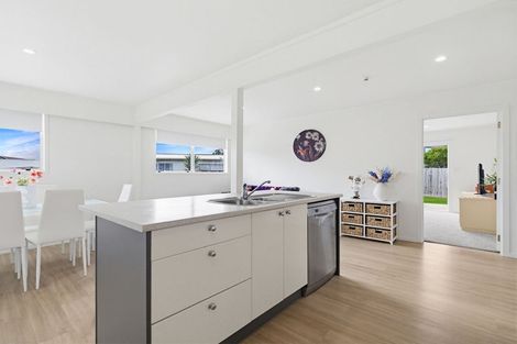 Photo of property in 127b Bruce Mclaren Road, Henderson, Auckland, 0612