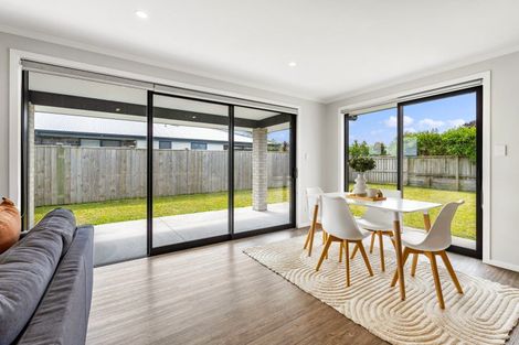 Photo of property in 28 Saint Michael Crescent, One Tree Point, 0118