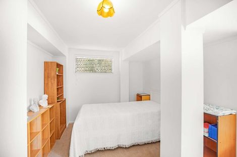 Photo of property in 42 John Dee Crescent, Red Beach, 0932