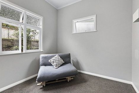 Photo of property in 94 Parkvale Road, Karori, Wellington, 6012