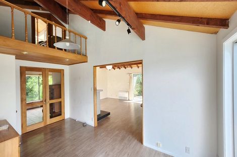 Photo of property in 1 Maramanui Way, Karaka Bays, Wellington, 6022