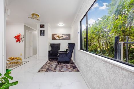 Photo of property in 40 Ewhurst Place, Goodwood Heights, Auckland, 2105