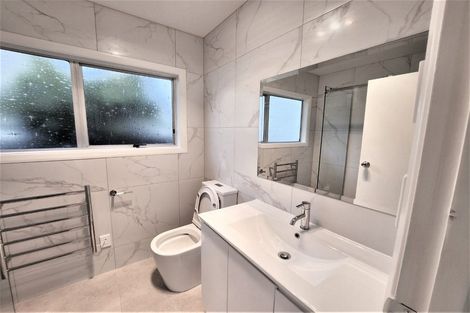 Photo of property in 34 Camelot Place, Glenfield, Auckland, 0629