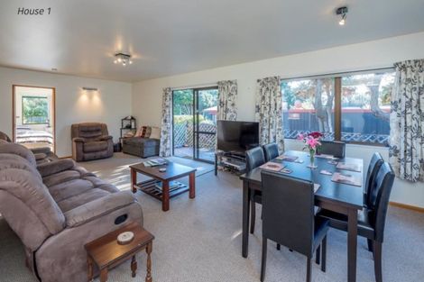 Photo of property in 17 Heperi Street, Waikanae Beach, Waikanae, 5036