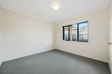 Photo of property in 10 Gransna Lane, East Tamaki, Auckland, 2013
