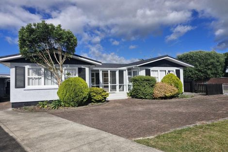 Photo of property in 11 Julian Place, Westown, New Plymouth, 4310