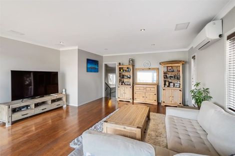 Photo of property in 41 Albatross Road, Red Beach, 0932