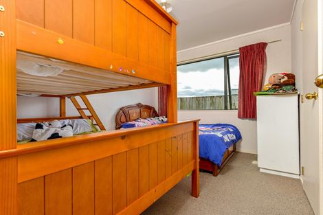 Photo of property in 11 Jordan Way, Kelvin Grove, Palmerston North, 4414