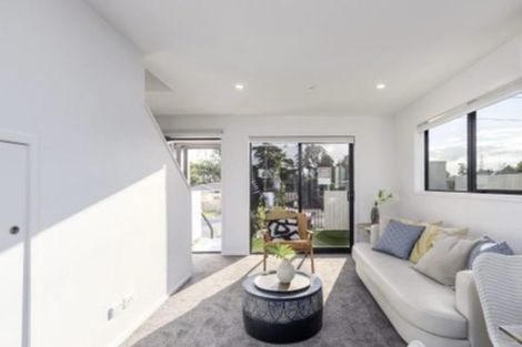 Photo of property in 1/22 Yeovil Road, Te Atatu Peninsula, Auckland, 0610