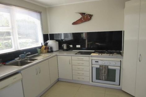 Photo of property in 1/28 Merton Avenue, Glenfield, Auckland, 0627