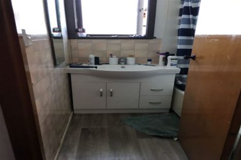 Photo of property in 20 Ribblesdale Road, Henderson, Auckland, 0612