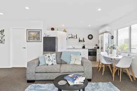 Photo of property in 11 Kamahi Crescent, Papamoa Beach, Papamoa, 3118