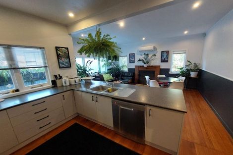 Photo of property in 334a West Coast Road, Glen Eden, Auckland, 0602