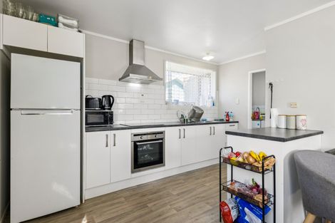 Photo of property in 2/77 Redcrest Avenue, Red Hill, Papakura, 2110