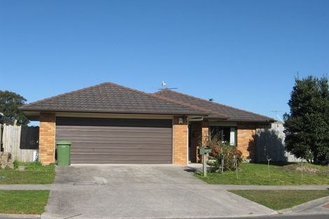 Photo of property in 37 Carisbrook Crescent, Papakura, 2110