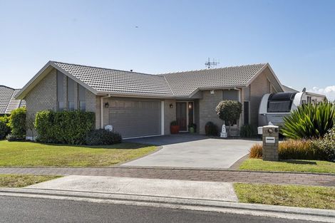 Photo of property in 6 Downing Place, Welcome Bay, Tauranga, 3112