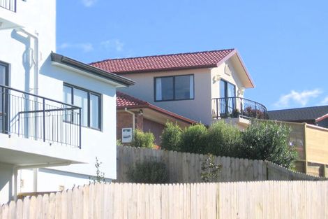 Photo of property in 69 San Valentino Drive, Henderson, Auckland, 0612