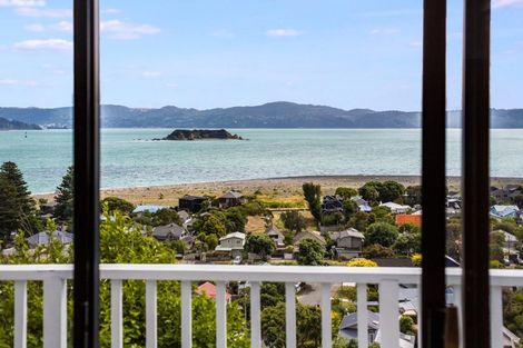 Photo of property in 15 Karaka Street, Eastbourne, Lower Hutt, 5013