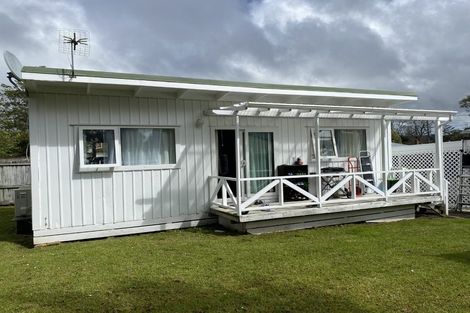 Photo of property in 4/176 Henderson Valley Road, Henderson, Auckland, 0612