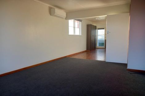 Photo of property in 2/290 Carrington Street, Vogeltown, New Plymouth, 4310