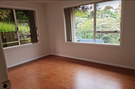 Photo of property in 15 Noeleen Street, Glenfield, Auckland, 0629