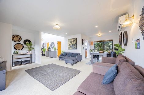 Photo of property in 34 Aviemore Drive, Highland Park, Auckland, 2010
