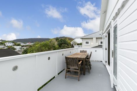 Photo of property in 22 Lucknow Terrace, Khandallah, Wellington, 6035